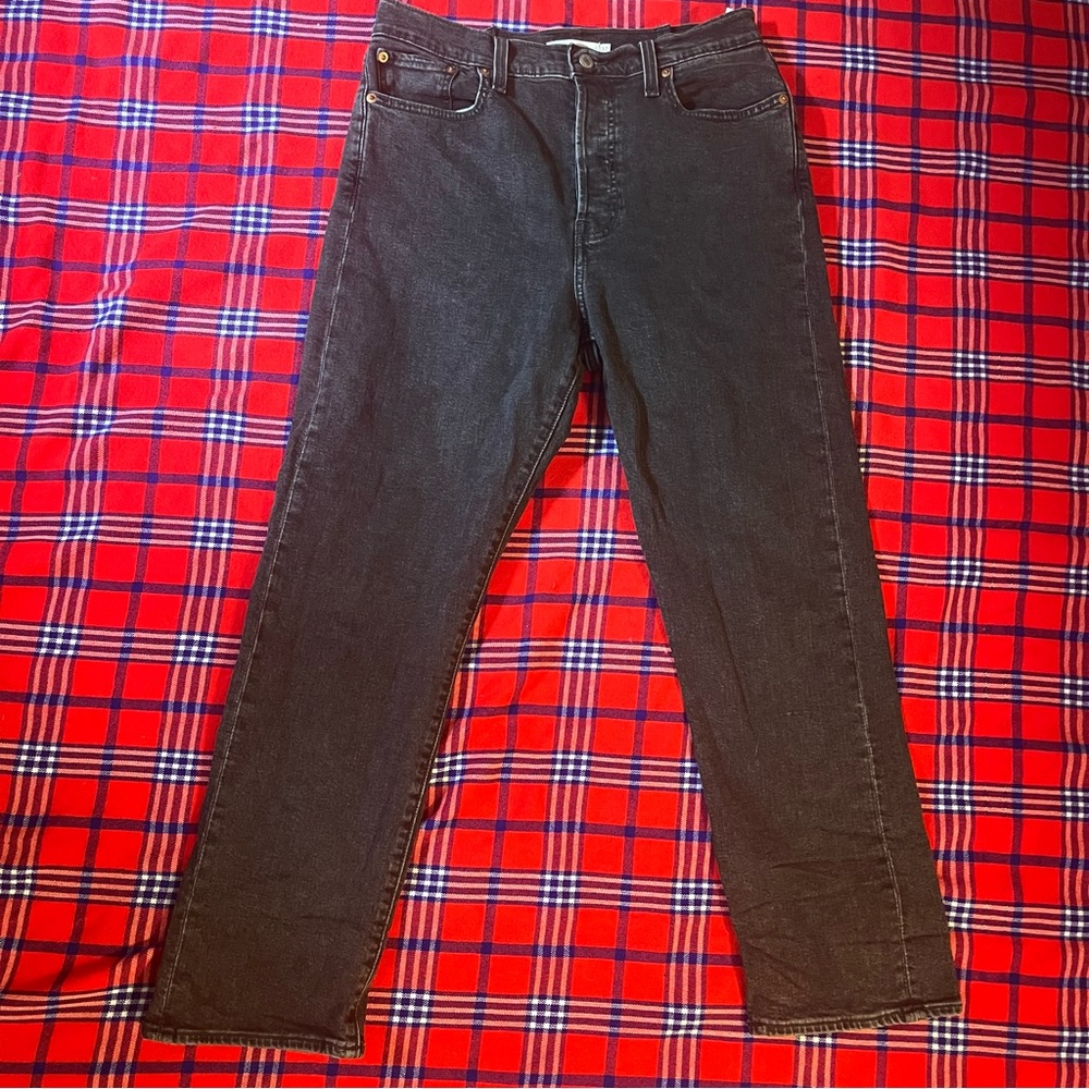 Levi’s wedgie straight gray jeans - size 32
